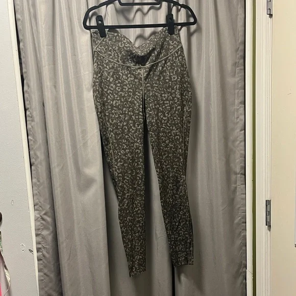 Lululemon Base Pace High-Rise Tight 28" Size 10 - Picture 3 of 11